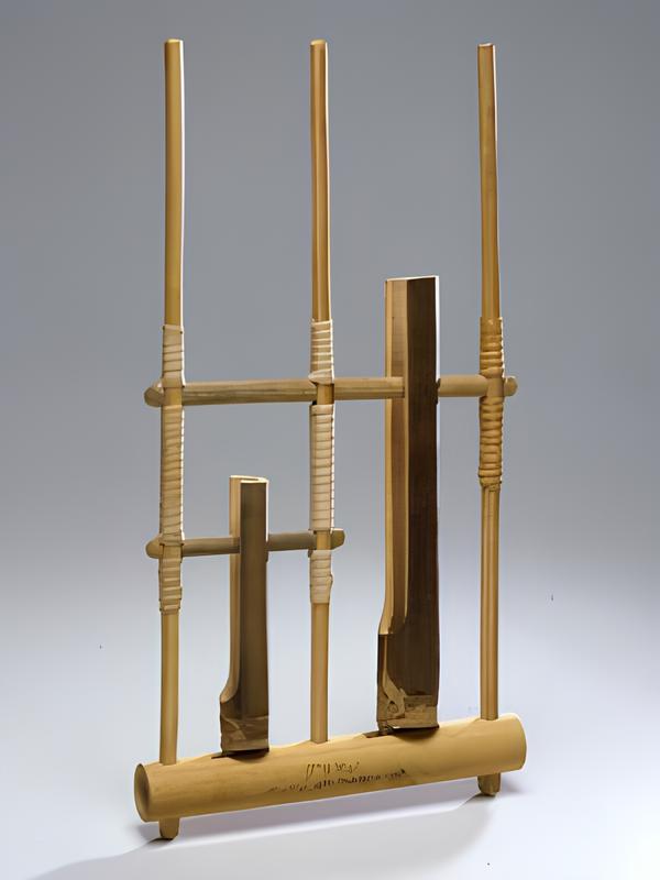 Foto Alat musik angklung dari Jawa Barat